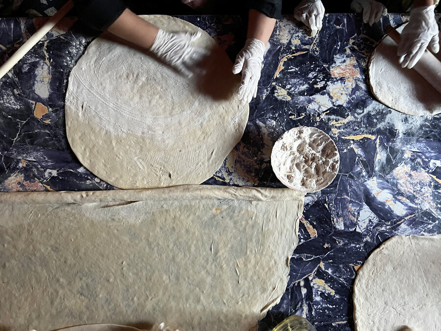 WFP projects like baking are helping Afghan women to earn incomes despite the challenges they face. Photo: WFP/Rana Deraz